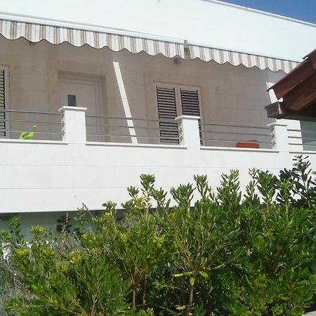 Apartments Niana With Heated Seawater Swimingpool Округ-Доньи Экстерьер фото