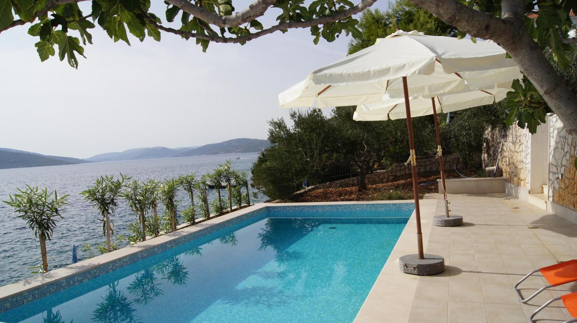 Apartments Niana With Heated Seawater Swimingpool Округ-Доньи Экстерьер фото